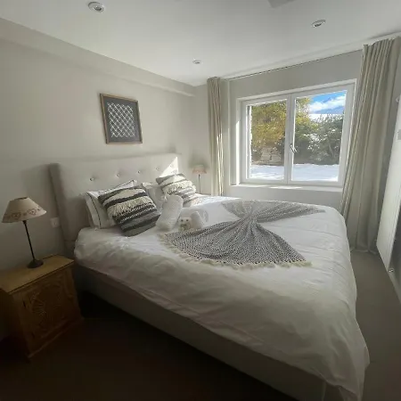 Apartment 2 *